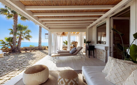 Baia L'Aura 8: Legna, Mobilia, Ricorrere, Interior Design, Sedia, Mobili Da Esterno, Eco Hotel, Soffitto, Shade, Balcone