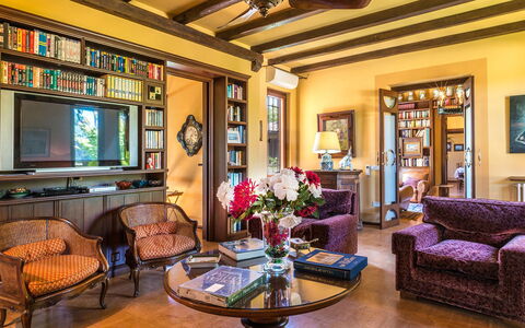 Montepietraia e San Martino 18: Mobilia, Interior Design, Legna, Pavimentazione, Soffitto, Divano, Soggiorno, Illuminazione, Casa, Pavimento