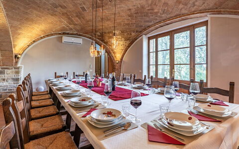 La Burraia 18: Mobilia, Interior Design, Tavolo, Sedia, Soffitto, Cucina & Sala Da Pranzo Tavolo, Sala Da Pranzo, Pavimentazione, Camera, Ristorante