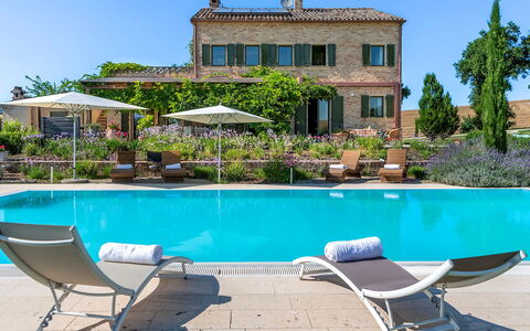 Casa Sant'Elia 7+3: Piscina, Ricorrere, Mobili Da Esterno, Ombrello, Lettino, Estate, Eco Hotel, Tempo Libero, Terme, Villa