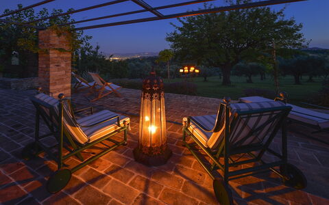 Casa Eugenia 8: Crepuscolo, Mobilia, Sera, Mobili Da Esterno, Giardino, Flagstone, Landscaping, Terrazza, Paesaggio Di Illuminazione, Shade