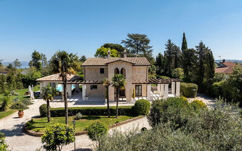 Villa Corte Sant'Anna 6+2: Zona Residenziale, Casa, Casa, Estate, Villetta, Dimora, Giardino, Villa, Hacienda, Landscaping