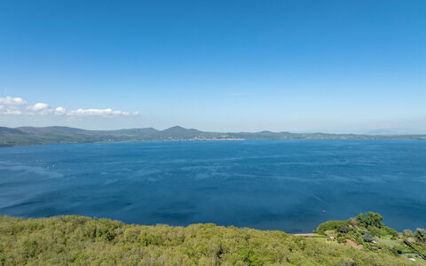 Villa Corte Sant'Anna 6+2: Cielo, Blu, Acqua, Risorse Idriche, Geografia Montane, Corpo D'Acqua, Orizzonte, Paesaggio Naturale, Collina, Montagna