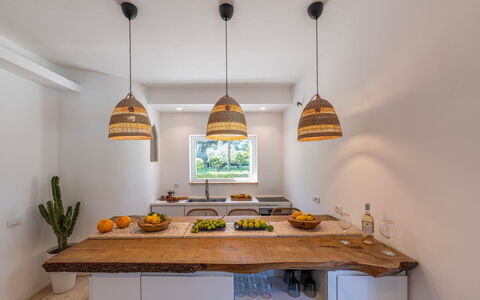 Villa Corte Sant'Anna 6+2: Legna, Interior Design, Soffitto, Pavimentazione, Controsoffitto, Mobilia, Illuminazione, Lampada, Cucina, Pavimento