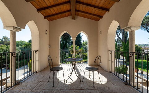 Villa Corte Sant'Anna 6+2: Architettura, Colonna, Ferro, Portico, Estate, Corrimano, Balcone, Shade, Colonna, Hacienda