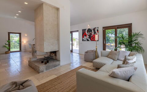 Villa Corte Sant'Anna 6+2: Parete, Pavimentazione, Pavimento, Mobilia, Casa, Divano, Interior Design, Soggiorno, Soffitto, Camera