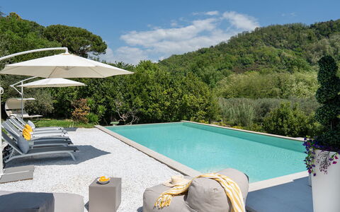 Villa Lunezia 6: Piscina, Mobili Da Esterno, Ricorrere, Shade, Ombrello, Eco Hotel, Lettino, Sedia, Landscaping, Giardino