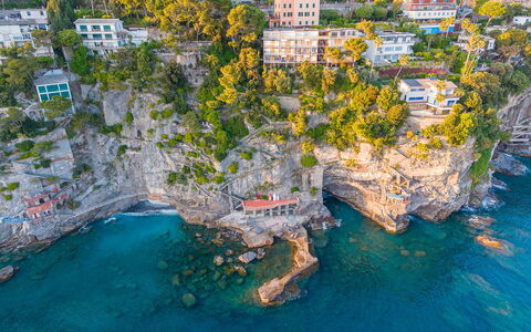 La Scogliera di Sori 5+1: Acqua, Corpo D'Acqua, Costa, Costiera E Morfologie Oceanic, Mare, Promontorio, Estate, Promontorio, Terreno, Oceano