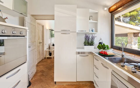 Villa Althaea 6: Elettrodomestico Da Cucina, Cucina, Controsoffitto, Apparecchio Major, Interior Design, Cabinetry, Mobilia, Pavimentazione, Elettrodomestico, Legna