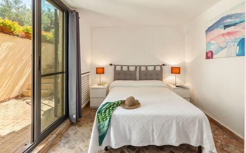 Villa Althaea 6: Mobilia, Interior Design, Parete, Pavimentazione, Pavimento, Letto, Legna, Camera Da Letto, Camera, Soffitto