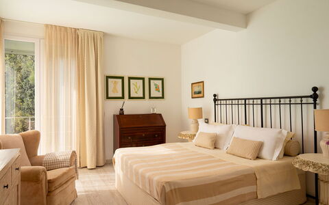 Villa Il Faro 10: Mobilia, Letto, Interior Design, Camera Da Letto, Parete, Pavimentazione, Pavimento, Legna, Camera, Bedding