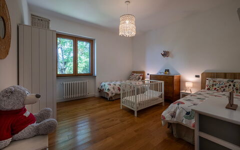 Villa Il Ritiro 8: Mobilia, Letto, Interior Design, Camera Da Letto, Parete, Pavimentazione, Pavimento, Bedding, Legna, Soffitto