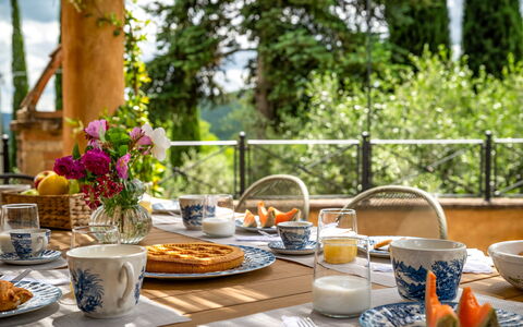 Colle Calzolaro 8: Tavola, Mobilia, Serveware, Tavolo, Bicchieri, Dishware, Tovaglia, Porcellana, Cibo, Piatto