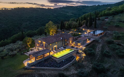 Tenuta Santa Cristina 10: Estate, Eco Hotel, Ricorrere, Dimora, Villa, Piscina, Landscaping, Agriturismo, Cortile, Paesino Di Montagna