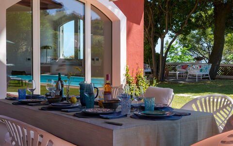 Villa Fiola 8: Mobilia, Sedia, Tavolo, Cucina & Sala Da Pranzo Tavolo, Mobili Da Esterno, Ricorrere, Tavolo Esterno, Ristorante, Shade, Sala Da Pranzo