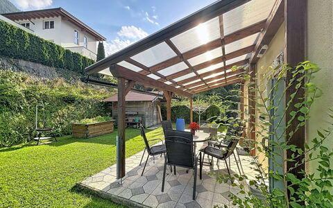 Ferienhaus Siegele: Shade, Giardino, Terrazza, Struttura Esterna, Vaso Di Fiori, Tenda, Mobili Da Esterno, Cortile, Eco Hotel, Backyard
