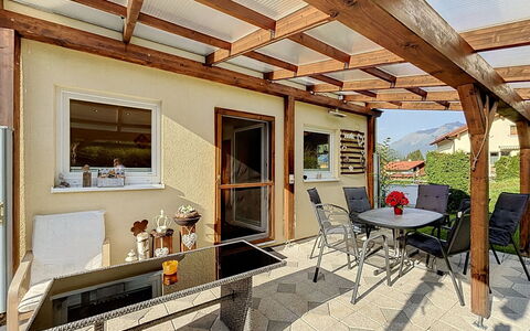 Ferienhaus Siegele: Legna, Mobilia, Porta, Casa, Portico, Villetta, Sedia, Color Legno, Balcone, Pianta Della Casa