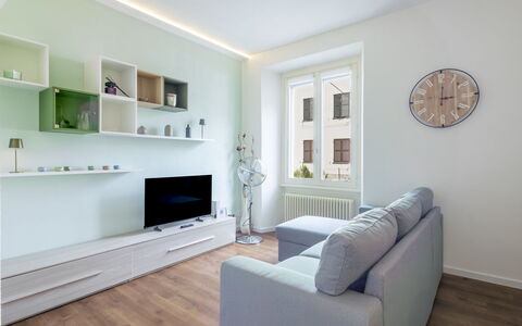 Genzianella Alpine Apartment: Pavimentazione, Pavimento, Soffitto, Interior Design, Controsoffitto, Cucina, Cabinetry, Camera, Apparecchio Major, Lampada