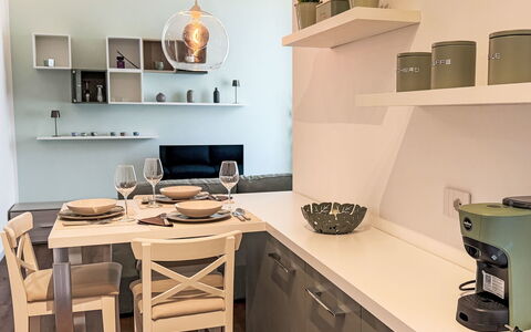 Genzianella Alpine Apartment: Estate, Landscaping, Villa, Hedge, Balcone