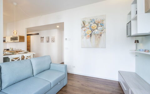 Genzianella Alpine Apartment: Pavimentazione, Pavimento, Soffitto, Interior Design, Controsoffitto, Cucina, Cabinetry, Camera, Apparecchio Major, Lampada
