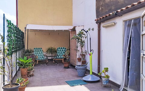 La Casa di Mary: Estate, Landscaping, Villa, Hedge, Balcone