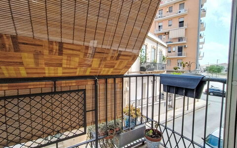 La Casa di Mary: Estate, Landscaping, Villa, Hedge, Balcone