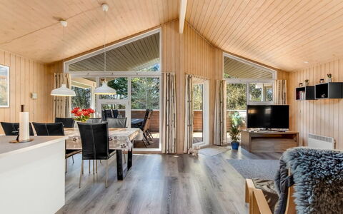 Liina - 3Km from the Sea: Legna, Casa, Villetta, Soffitto, Interior Design, Pavimento In Legno, Soggiorno, Latifoglie, Plank, Log Cabin