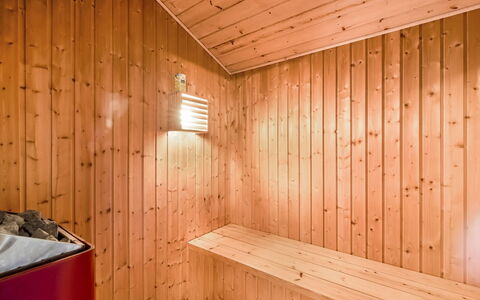 Liina - 3Km from the Sea: Legna, Pavimentazione, Pavimento, Interior Design, Sauna, Soffitto, Color Legno, Camera, Latifoglie, Materiali Naturali