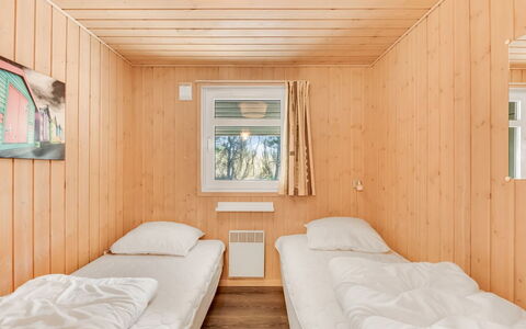 Liina - 3Km from the Sea: Legna, Camera Da Letto, Pavimentazione, Interior Design, Pavimento, Soffitto, Color Legno, Letto, Camera, Plank