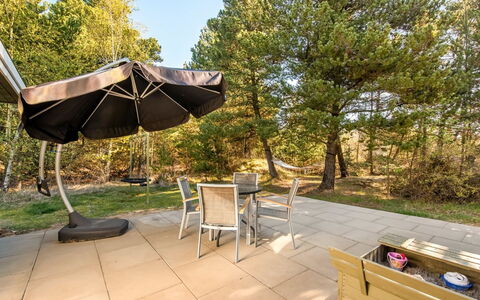Liina - 3Km from the Sea: Mobilia, Mobili Da Esterno, Sedia, Shade, Tavolo Esterno, Giardino, Landscaping, Ombrello, Cortile, Backyard