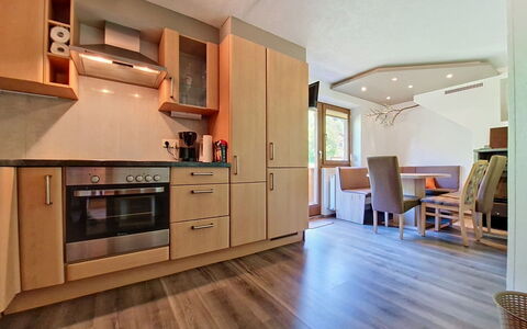 Arzl im Pitztal 15: Mobilia, Interior Design, Pavimentazione, Legna, Cucina, Pavimento, Cabinetry, Soffitto, Controsoffitto, Elettrodomestico Da Cucina