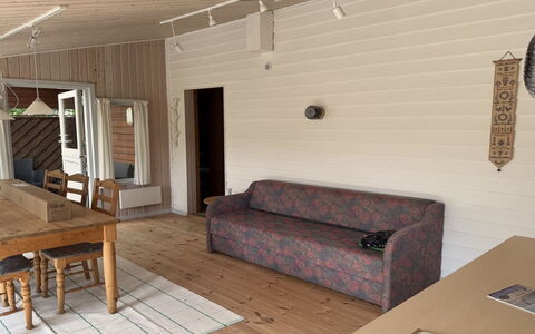 Hedwig - 120M to the Fjord: Pavimentazione, Pavimento, Legna, Mobilia, Interior Design, Pavimento In Legno, Soffitto, Camera, Latifoglie, Color Legno