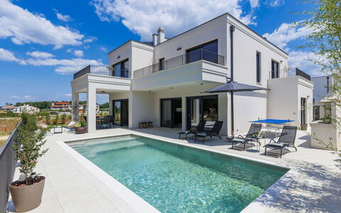 Riata: Blu, Zona Residenziale, Casa, Piscina, Estate, Villa, Ricorrere, Dimora, Balcone, Eco Hotel