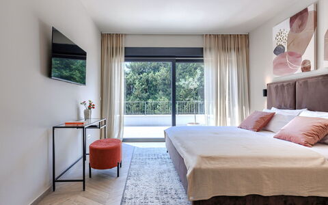 Riata: Mobilia, Interior Design, Letto, Pavimentazione, Camera Da Letto, Pavimento, Legna, Soffitto, Tessile, Camera