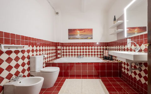 Jeeco: Pavimentazione, Pavimento, Idraulico Fixture, Piastrella, Bagno, Toilet Seat, Idraulico, Gabinetto, Rubinetto