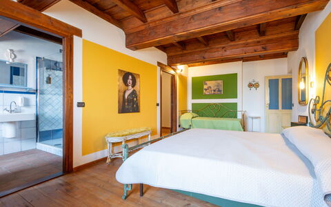 Jeeco: Interior Design, Mobilia, Parete, Camera Da Letto, Soffitto, Letto, Legna, Pavimentazione, Pavimento, Camera
