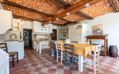 Jeeco: Mobilia, Pavimentazione, Interior Design, Legna, Soffitto, Pavimento, Controsoffitto, Cucina, Cucina & Sala Da Pranzo Tavolo, Tavolo
