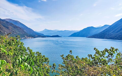 Casa Olivee: Montagna, Cielo, Blu, Geografia Montane, Acqua, Corpo D'Acqua, Verde, Collina, Paesaggio Naturale, Catena Montuosa