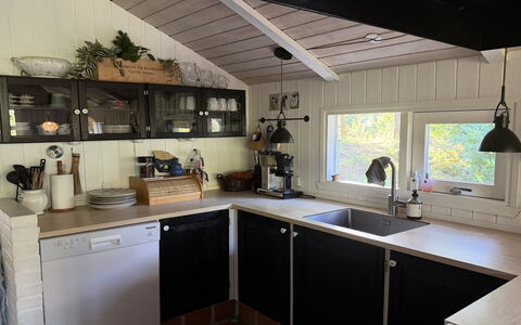 Florida - from the Sea: Cucina, Legna, Controsoffitto, Elettrodomestico Da Cucina, Interior Design, Cabinetry, Soffitto, Mobilia, Pavimentazione, Apparecchio Major
