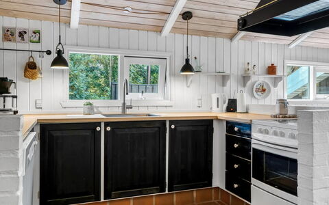 Florida - from the Sea: Cucina, Legna, Elettrodomestico Da Cucina, Controsoffitto, Pavimentazione, Cabinetry, Apparecchio Major, Cucina Stufa, Elettrodomestico, Color Legno