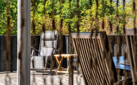 Florida - from the Sea: Legna, Mobilia, Mobili Da Esterno, Latifoglie, Shade, Color Legno, Sedia, Plank, Giardino, Eco Hotel