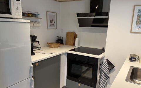 Eike - from the Sea: Elettrodomestico Da Cucina, Apparecchio Major, Cucina, Pavimentazione, Cabinetry, Controsoffitto, Cucina Stufa, Interior Design, Elettrodomestico, Mobilia