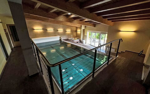 Wellness Retreat Labská: Pavimentazione, Soffitto, Piscina, Ricorrere, Hotel, Lampada