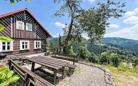 Wellness Retreat Labská: Legna, Casa, Paesaggio, Villetta, Casa, Area Rurale, Portico, Pendenza, Agriturismo