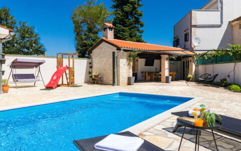 Villa Dominique: Piscina, Ricorrere, Mobili Da Esterno, Tempo Libero, Eco Hotel, Sedia, Ombrello, Estate, Shade, Terrazza