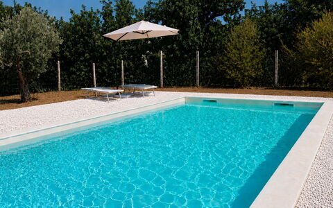 La Casa dei Melograni: Piscina, Blu, Materiale Composito, Ricorrere, Piastrella, Giochi D'Acqua, Terme, Eco Hotel, Mobili Da Esterno, Hotel