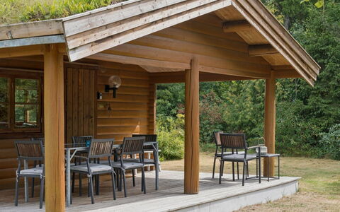 Greta - 1.7Km from the Sea: Legna, Portico, Edifici Giardino, Villetta, Latifoglie, Struttura Esterna, Color Legno, Shade, Capannone, Deck
