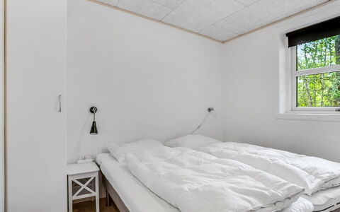 Carlina - from the Sea: Parete, Legna, Soffitto, Pavimentazione, Camera Da Letto, Pavimento, Interior Design, Letto, Lenzuolo, Bedding