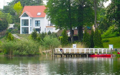 Am Seeufer: Albero, Waterway, Banca, Alveo, Canale, Lago, Fiume, Villetta, Serbatoio