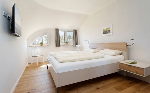 Reiterhof Rickert Glücksklee: Letto, Interior Design, Camera Da Letto, Pavimentazione, Pavimento, Mobilia, Legna, Soffitto, Bedding, Lenzuolo